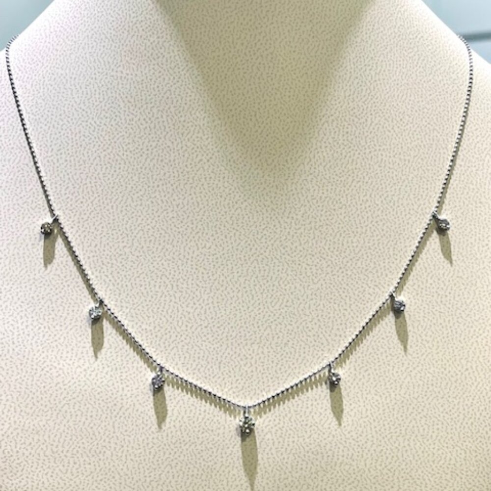 Diamond necklace in Platinum